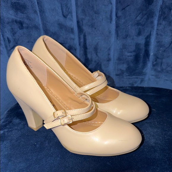 Journee Collection Shoes - Journee Collection Cream Mary Jane Heels Size 6